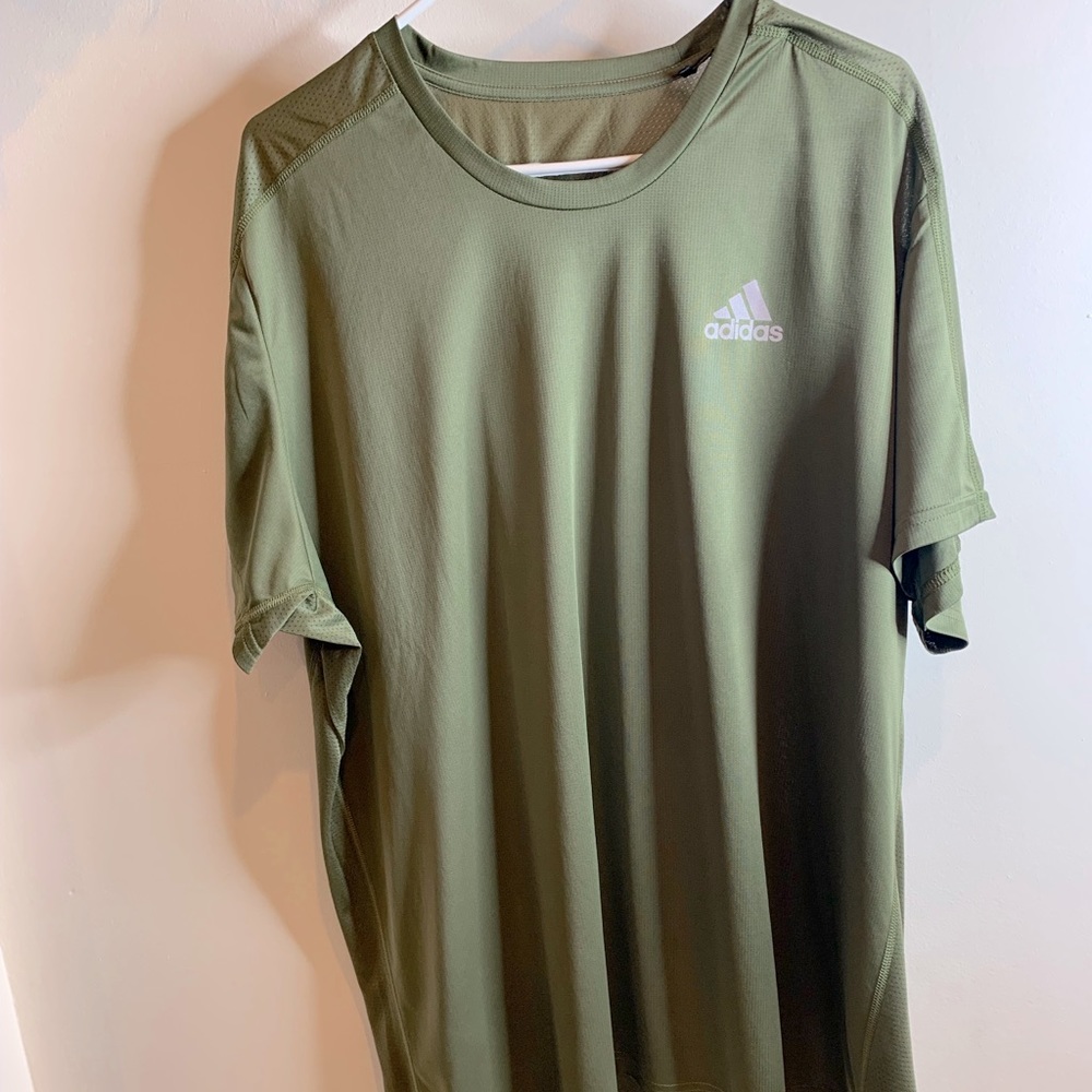 Adidas Tshirt Size 2XL Men